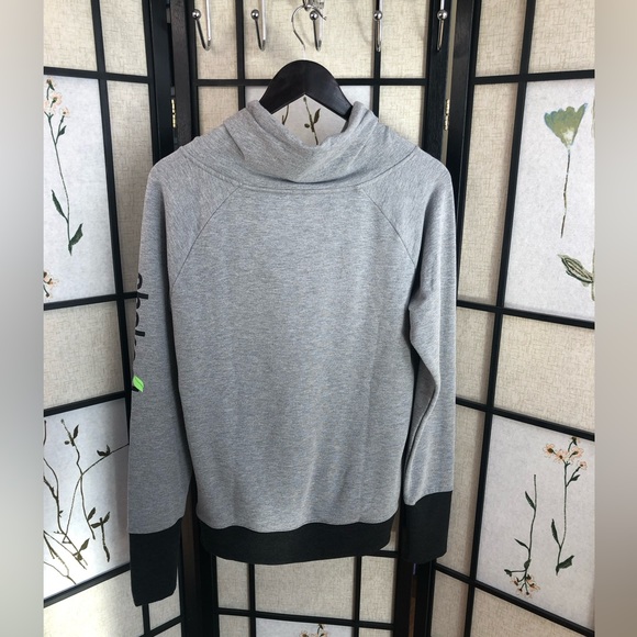 4 for 25$ Cowl Neck Sweater. Beachbody sports wear. Size Medium/Large. - Picture 5 of 5